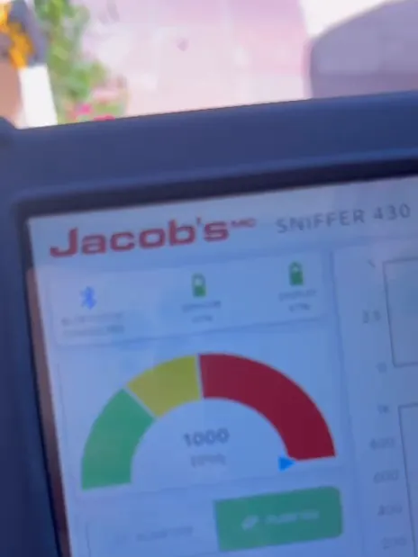 מסך מכשיר Jacob's SNIFFER 430 מציג מד ריכוז גז בזמן הסריקה